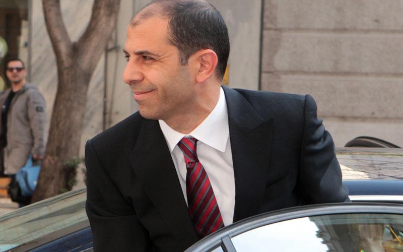 ΚΑΤΕΧΟΜΕΝΑ: Στα 'δικαστήρια' θα οδηγήσει δύο πρώην ψευδουπουργούς ο Οζερσάι για μίζες 