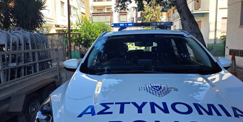 Λευκωσία: Βρήκαν πιστόλι σε κιβώτιο ηλεκτρικών διακοπτών πολυκατοικίας 