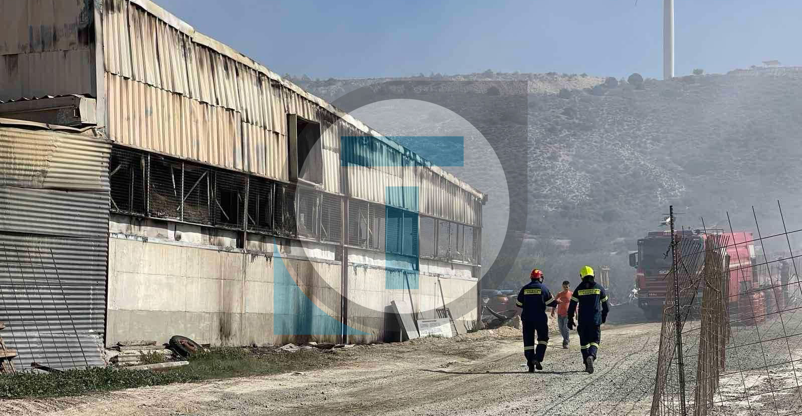 Καταστράφηκε το συσκευαστήριο τροφίμων από την πυρκαγιά στην Επ. Λάρνακας – Δείτε φωτογραφίες από το σημείο