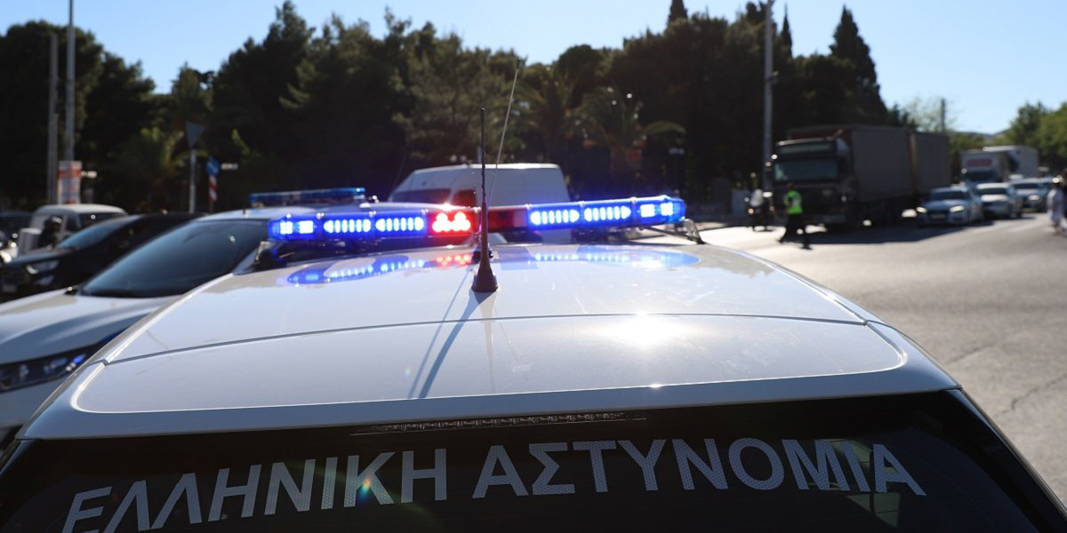 Αστυνομικοί στην Ελλάδα πήγαν για έλεγχο και ο εστιάτορας απαίτησε να δει το... πιστοποιητικό εμβολιασμού