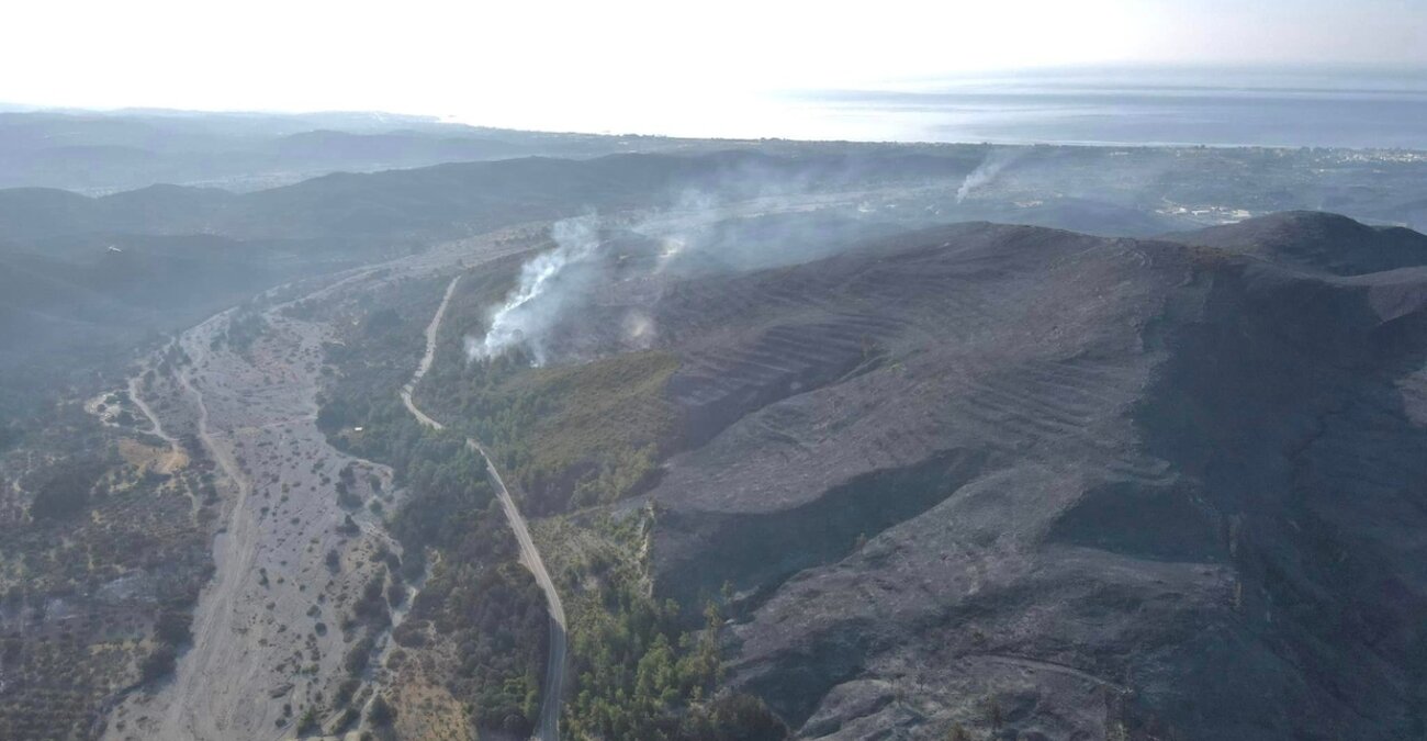 Φωτιά στη Ρόδο: Εικόνες απόλυτης καταστροφής κατέγραψε drone μετά την πυρκαγιά - Δείτε βίντεο