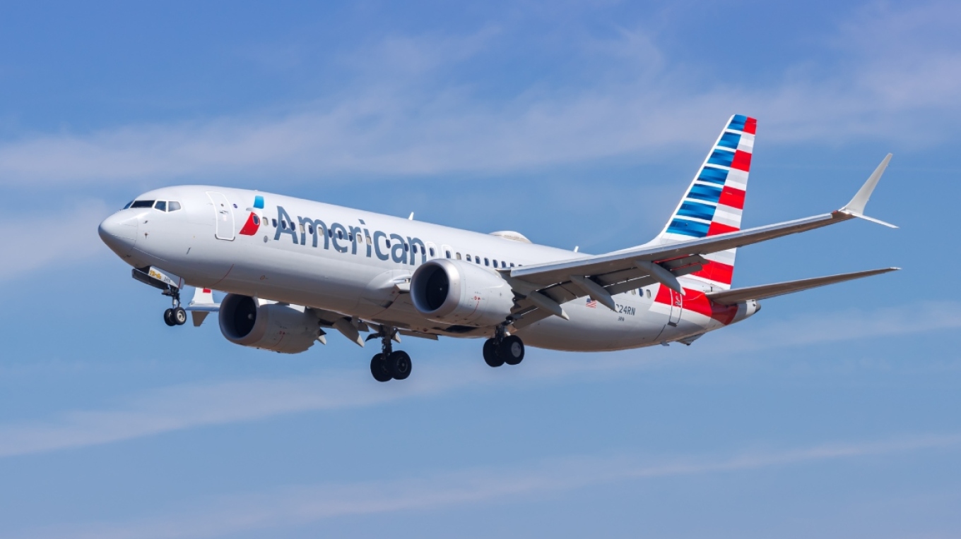 Πανικός σε πτήση της American Airlines: Γυναίκα γδύθηκε εντελώς και προέβη σε άσεμνες πράξεις μπροστά σε άλλους επιβάτες
