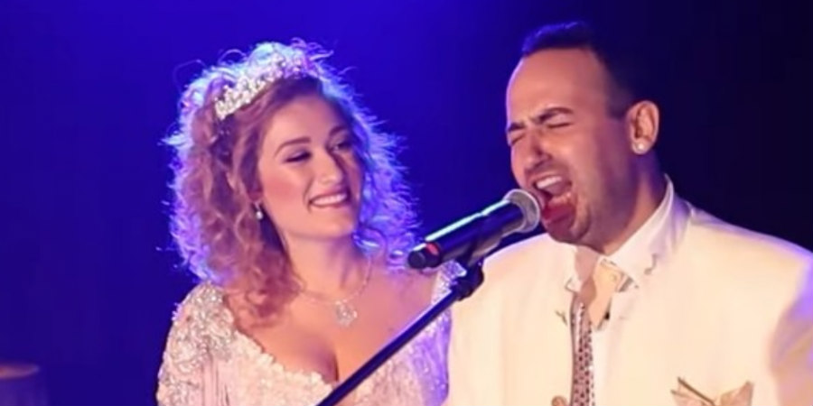 Μαυρίκιος Μαυρικίου: Συγκλονιστική ερμηνεία στο τραγούδι που αφιέρωσε στην Ιλάειρα στο γαμήλιο πάρτι (βίντεο)