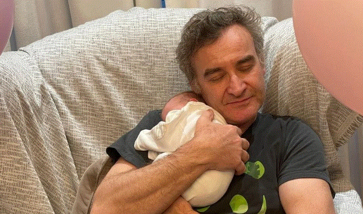 Νίκος Ορφανός για την πρόωρη γέννηση της κόρης του: «Γυρίσαμε από το μαιευτήριο με άδεια χέρια...»