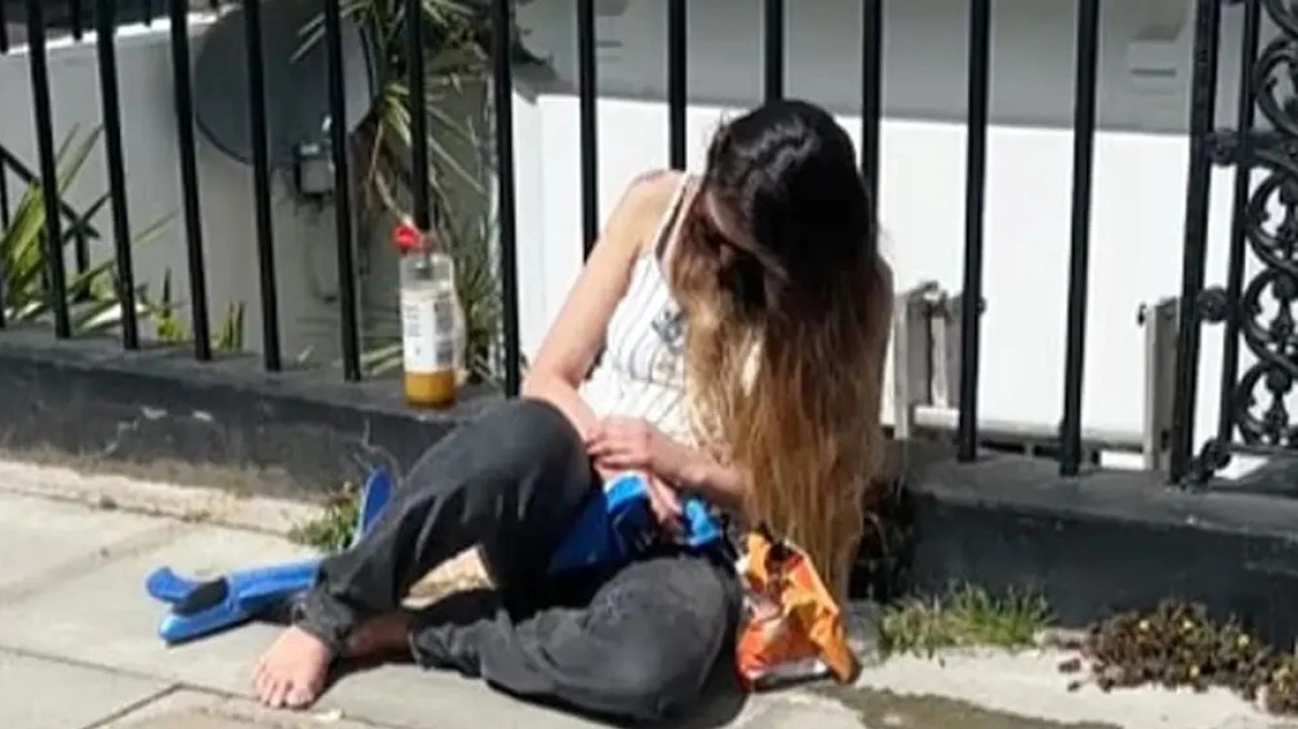 Αναίσθητη και ξυπόλυτη μετά από χρήση ναρκωτικών 32χρονη από τη βασιλική οικογένεια του Άμπου Ντάμπι, ήταν σε δρόμο στο Λονδίνο και δίπλα της ήταν 3χρονο παιδί