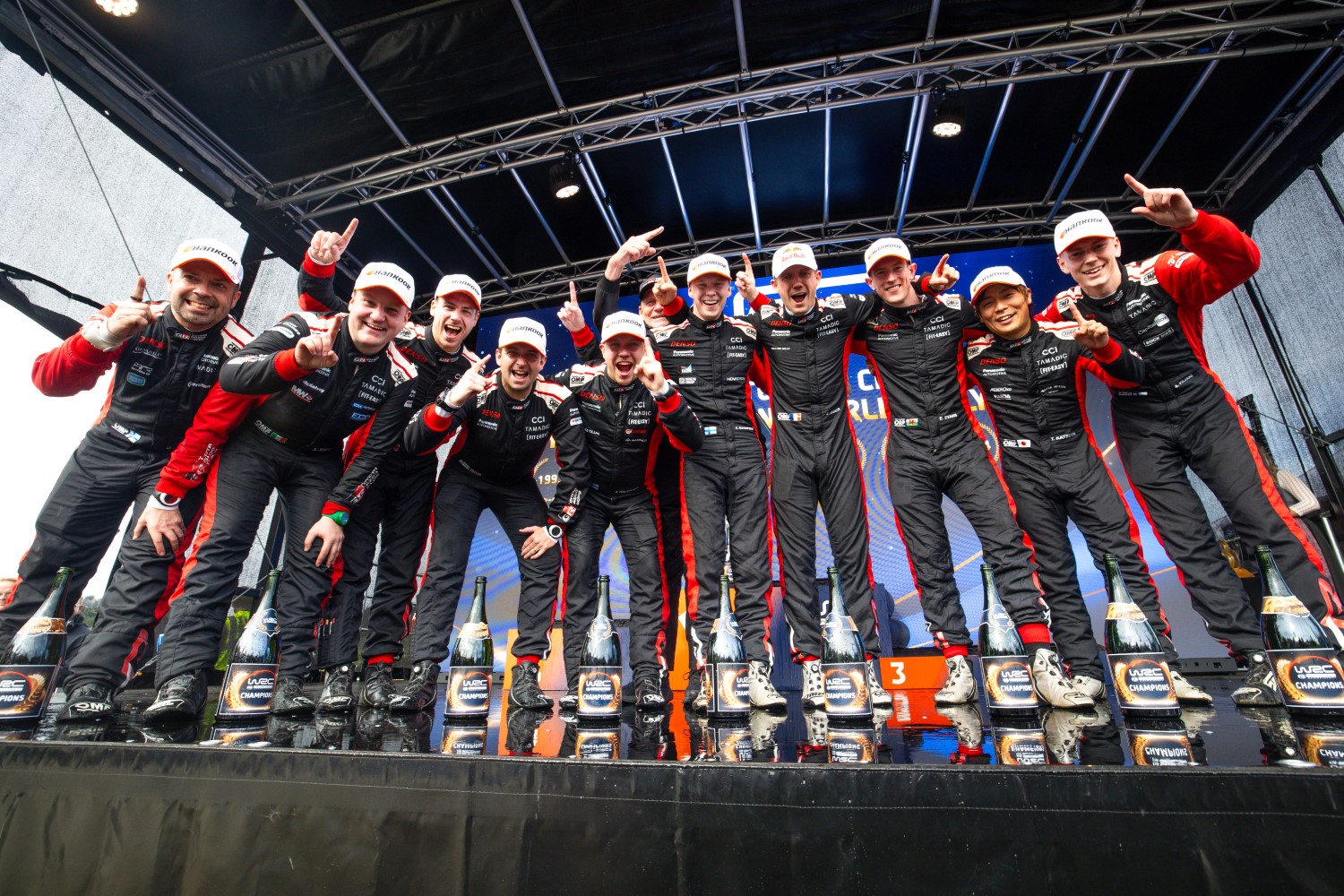 Η TOYOTA GAZOO Racing πανηγυρίζει πέμπτο συνεχόμενο τίτλο στο WRC