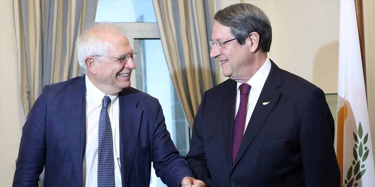 Στην Κύπρο ο Μπορέλ ενόψει της άτυπης διάσκεψης - Συναντιέται με τον Πρόεδρο Αναστασιάδη 