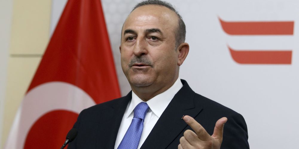 Τσαβούσογλου: Αναστέλλει η Τουρκία τη συμφωνία επανεισδοχής με την Ευρώπη