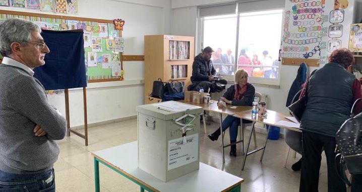 Το 35% ψήφισε μέχρι τις 12.00 στην αναπληρωματική εκλογική διαδικασία στην Αγία Νάπα