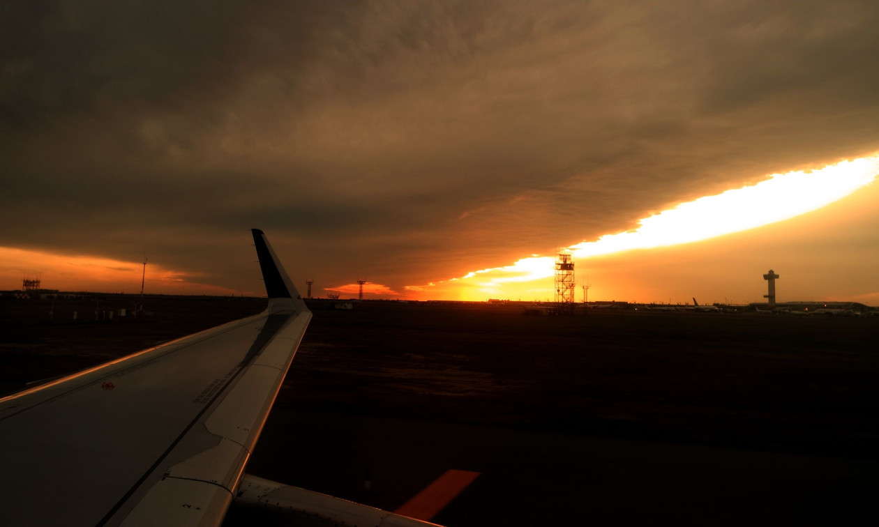 Video: Παρ’ ολίγον τραγωδία με σύγκρουση αεροσκαφών - «Διορθώστε την πορεία»