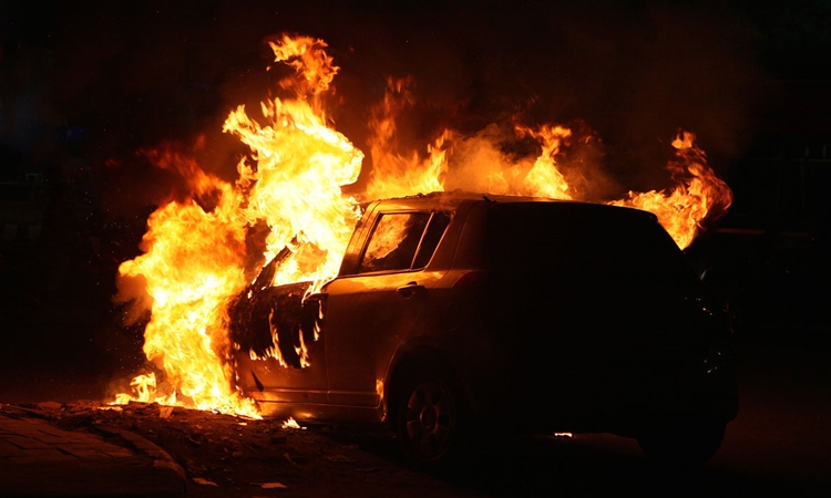 ΛΕΜΕΣΟΣ: Της έκαψαν δύο οχήματα – Συνελήφθη ο πρώην σύζυγός της