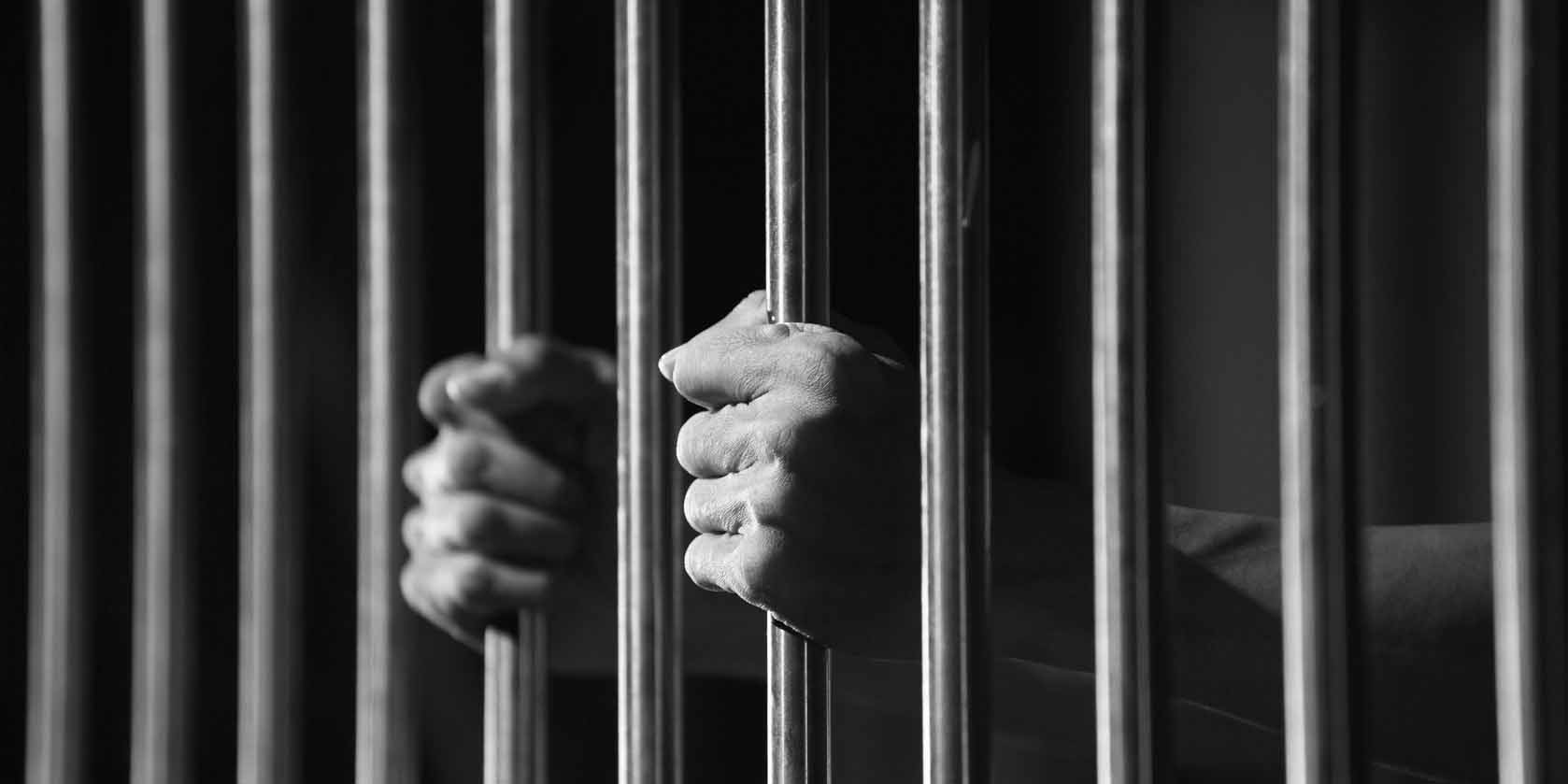 Πολίτης κατέληξε στη φυλακή γιατί δεν πλήρωνε το ΦΠΑ - «Φέρτε χειροπέδες και πάρτε μας όλους να τελειώνουμε»