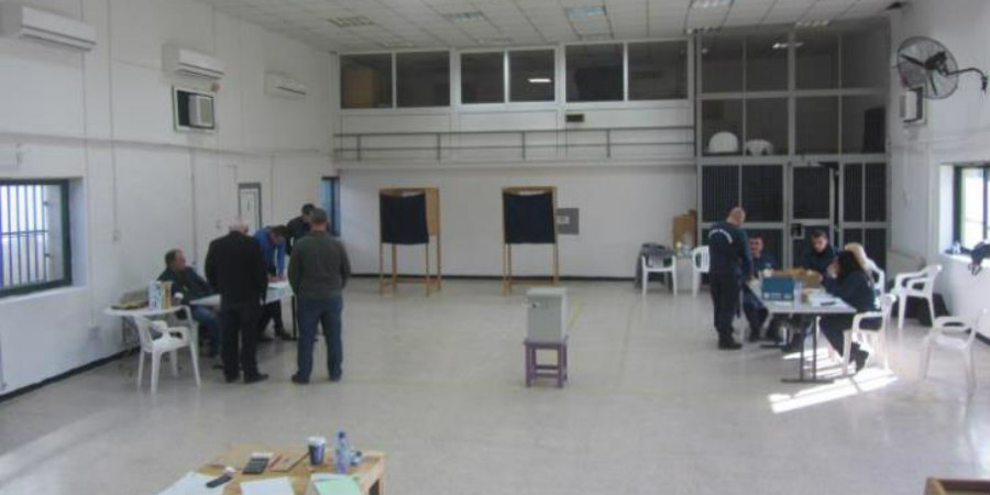 ΕΚΛΟΓΕΣ: Έκλεισε η πρώτη κάλπη - Ειδικό εκλογικό κέντρο
