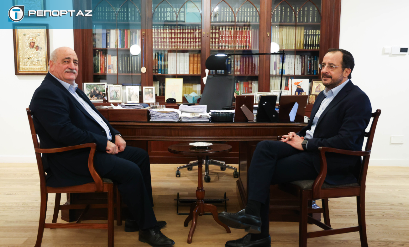 Η στρατηγική της κυβέρνησης και η επανατοποθέτηση στον κεντρώο χώρο - Τα μηνύματα προς όλα τα κομματικά μέτωπα