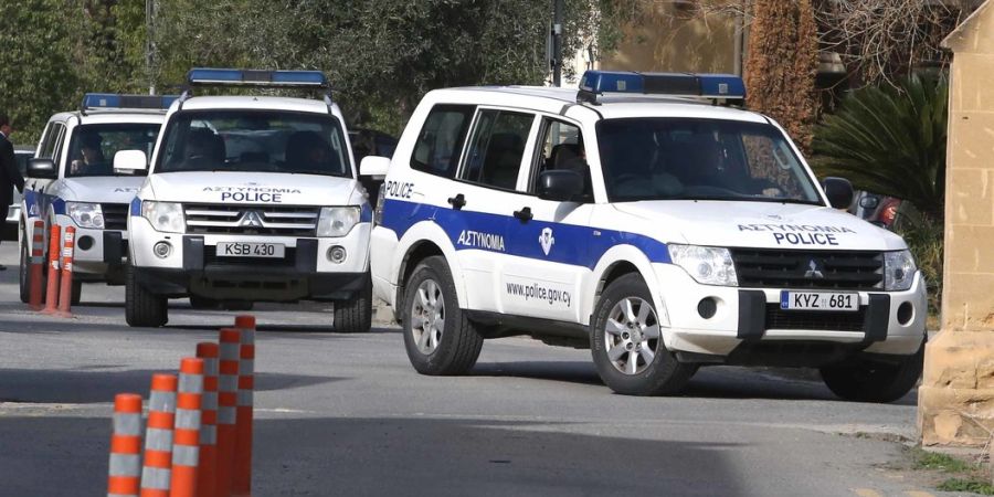 Τσάκωσαν ηλικιωμένο να αυτοϊκανοποιείται σε παραλία – Του πέρασαν χειροπέδες