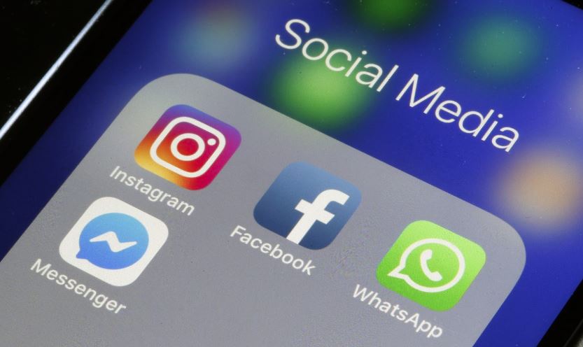 Facebook και WhatsApp θα στέλνουν μηνύματα χρηστών τους στην αστυνομία!