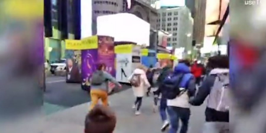 Πανικός στη Νέα Υόρκη - Κόσμος έτρεχε τρομοκρατημένος στην Times Square μετά από έκρηξη