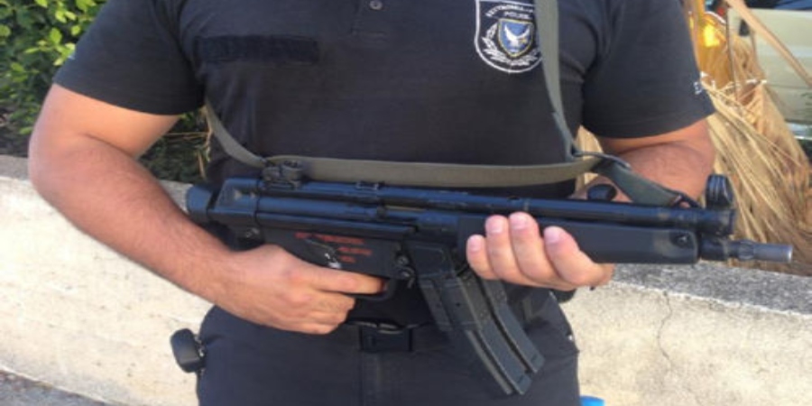 ΠΑΦΟΣ: Βαρύς ο πέλεκυς σε 35χρονο - Παράνομη μεταφορά όπλου 
