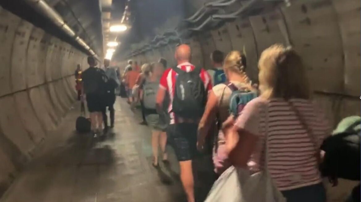 Πέντε ώρες αποκλεισμένοι στο τούνελ της Μάγχης έμειναν επιβάτες λόγω βλάβης σε τρένο