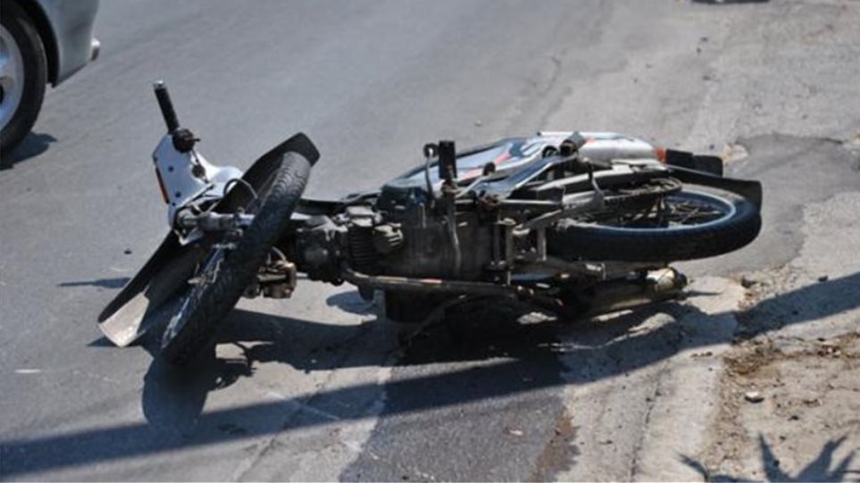 Ανήλικος μοτοσικλετιστής προσπάθυσε να διαφύγει τον έλεγχο - Παρέσυρε δύο αστυνομικούς 
