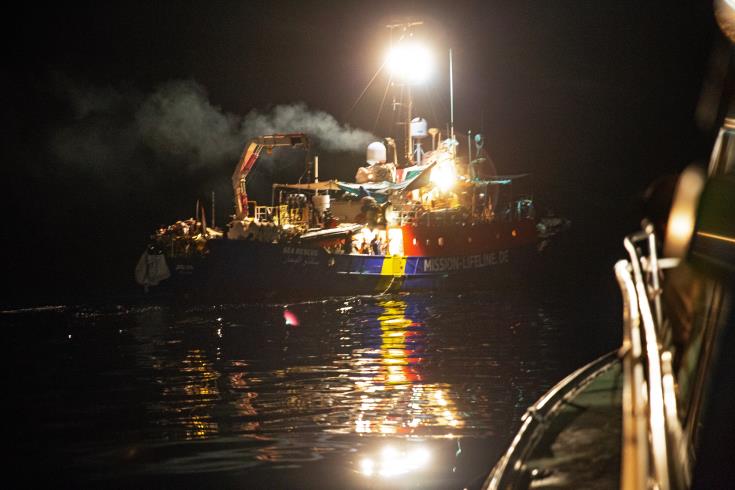 Επειτα από μία εβδομάδα στη Μεσόγειο, το πλοίο Lifeline έφθασε στο λιμάνι της Βαλέτας 