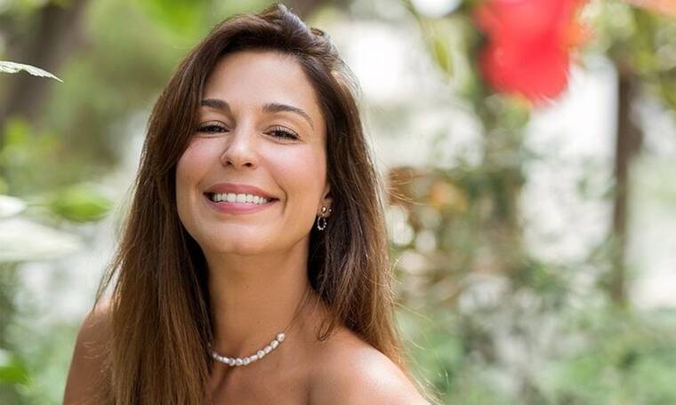 Κατερίνα Παπουτσάκη: Για κάμπινγκ με τον σύντροφό της - Τα στιγμιότυπα στην παραλία