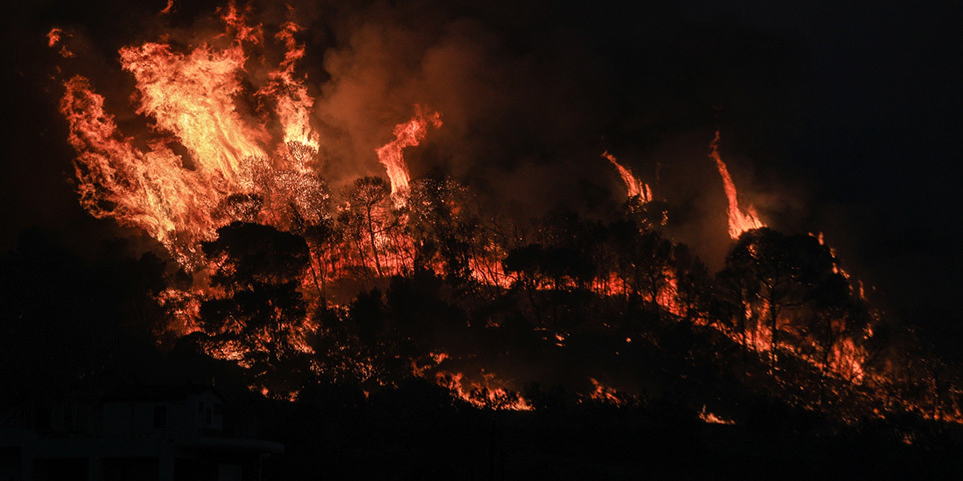 Ολονύχτια μάχη με τις φλόγες στην Εύβοια - Οι φωτιές που μαίνονται στην Ελλάδα 