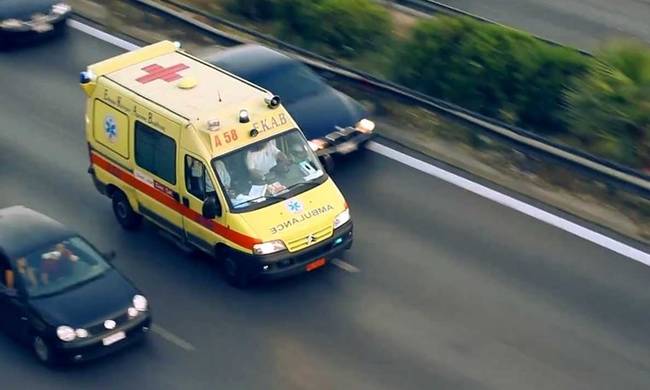 ΛΥΜΠΙΑ- ΤΡΟΧΑΙΟ: Οδηγός με κινητικά προβλήματα μεταφέρθηκε στο νοσοκομείο 