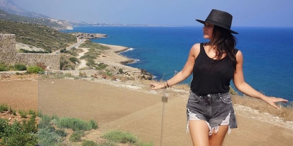 Αγνώριστη η Κύπρια ηθοποιός στο ροζ μπικίνι της – ΦΩΤΟΓΡΑΦΙΑ