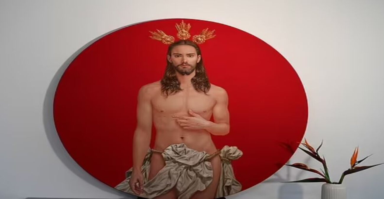 Σάλος στην Ισπανία: Οργή για τον… ημίγυμνο Ιησού - «Για να δεις σεξουαλικότητα πρέπει να είσαι τρελός»