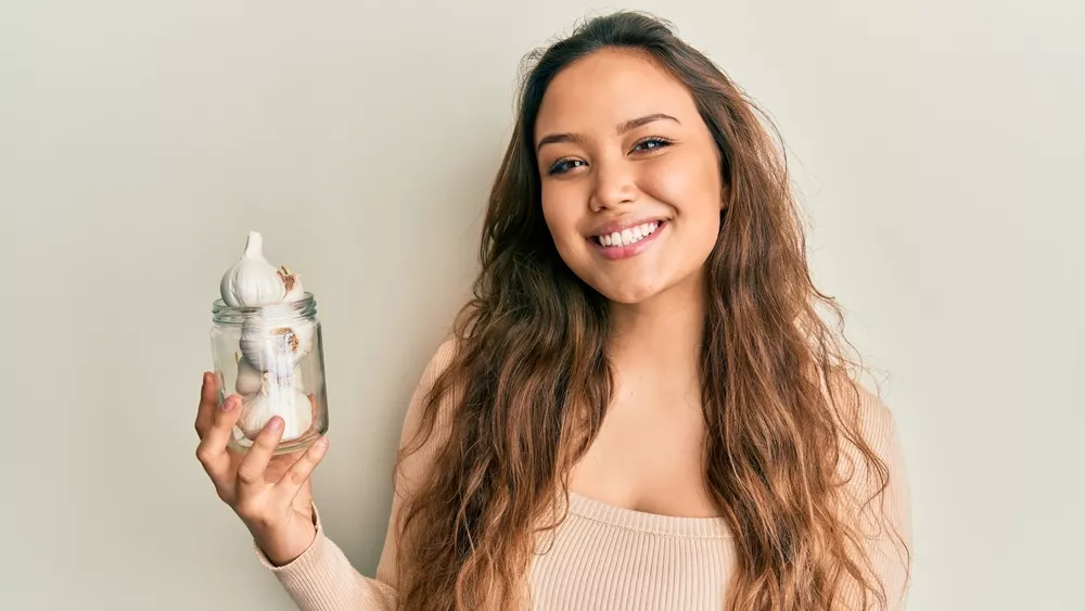 Ποιες τροφές μας κάνουν να μυρίζουμε όμορφα και ποιες όχι – Θα εκπλαγείτε!