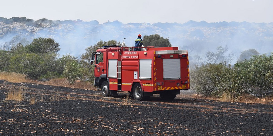 Κελοκεδάρα: Υπό πλήρη έλεγχο η πυρκαγιά – Ξεκίνησε από παράνομο σκουπιδότοπο