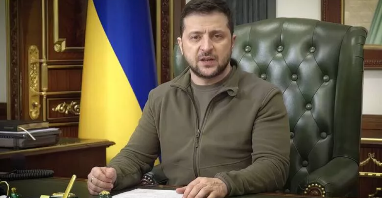 Ο Ζελένσκι καλεί τις αμυντικές βιομηχανίες να παράγουν όπλα στην Ουκρανία