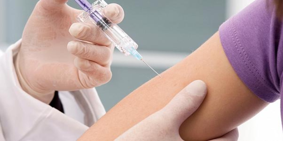 Τι ισχύει για τις παρενέργειες του εμβολίου κατά του κορωνοϊού - Τι απαντά Έλληνας γιατρός που εμβολιάστηκε 