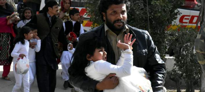 Μακελειό από επίθεση καμικάζι σε εκκλησία στο Πακιστάν
