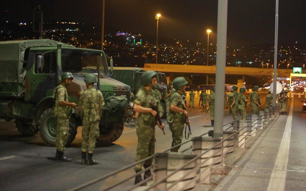Σχεδόν 700 συλλήψεις οπαδών του Γκιουλέν από τις τουρκικές αρχές