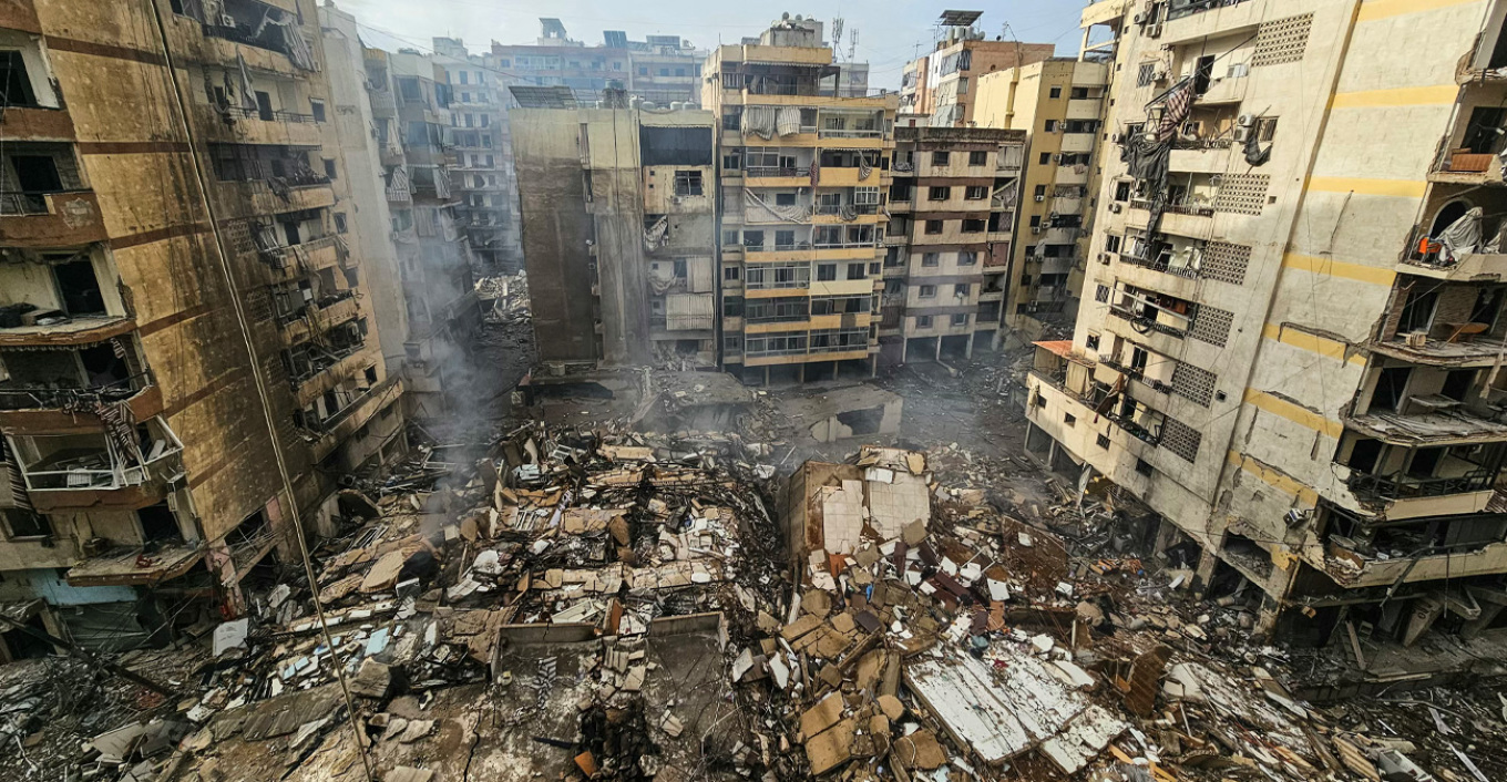 LIVE: Φλέγεται η Μέση Ανατολή - Οι Φρουροί της Επανάστασης απειλούν με αντίποινα - Το ιρανικό ναυτικό χτύπησε αμερικανικές βάσεις