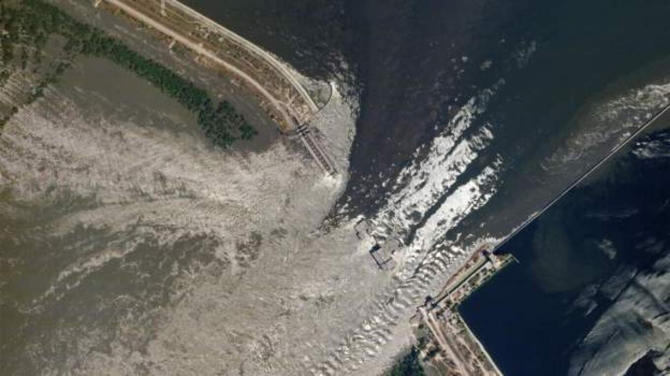 Πόλεμος στην Ουκρανία: Η πρώτη δορυφορική εικόνα μετά την ανατίναξη του φράγματος Καχόβκα 