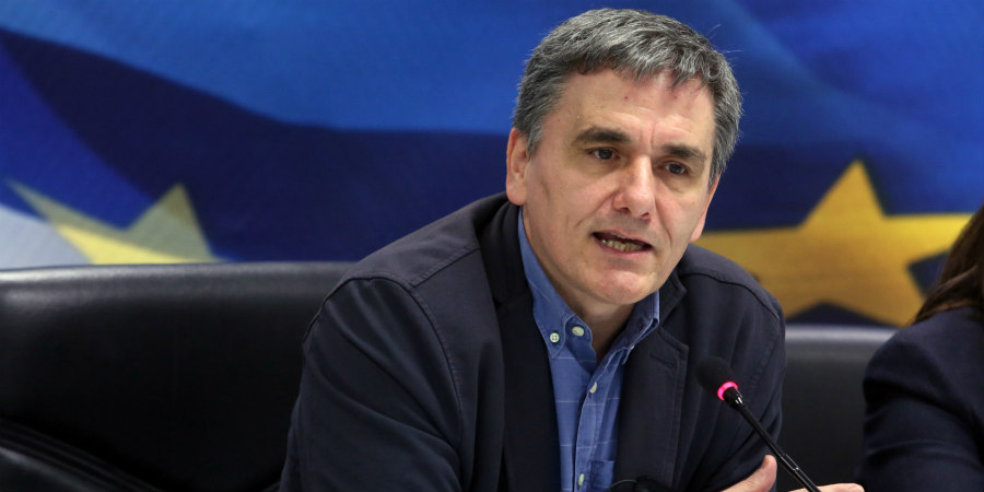 'Η Ελλάδα μπορεί να σταθεί μόνη της στα πόδια της' σύμφωνα με τον Τσακαλώτο