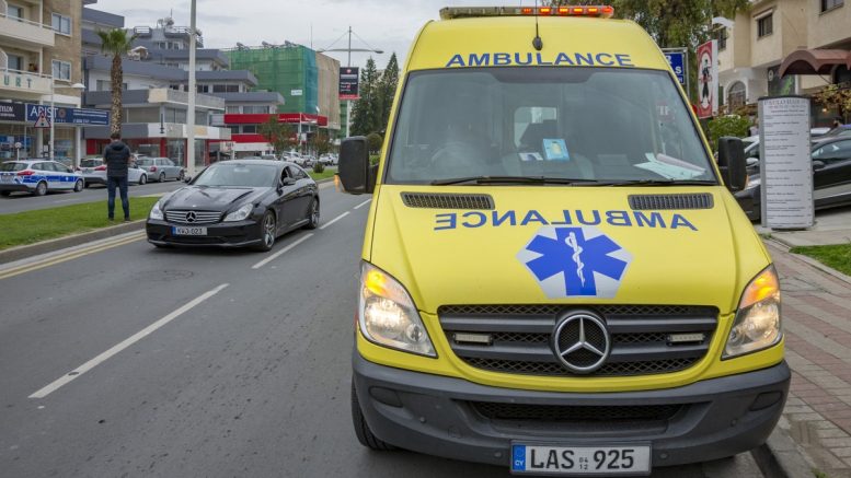 ΤΡΟΧΑΙΟ-ΛΑΡΝΑΚΑ: Αυτοκίνητο συγκρούστηκε με νταλίκα- Με ασθενοφόρο στο Νοσοκομείο ο οδηγός