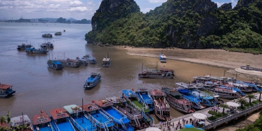Τραγωδία στο Βιετνάμ - Τέσσερις νεκροί από συντριβή τουριστικού ελικοπτέρου