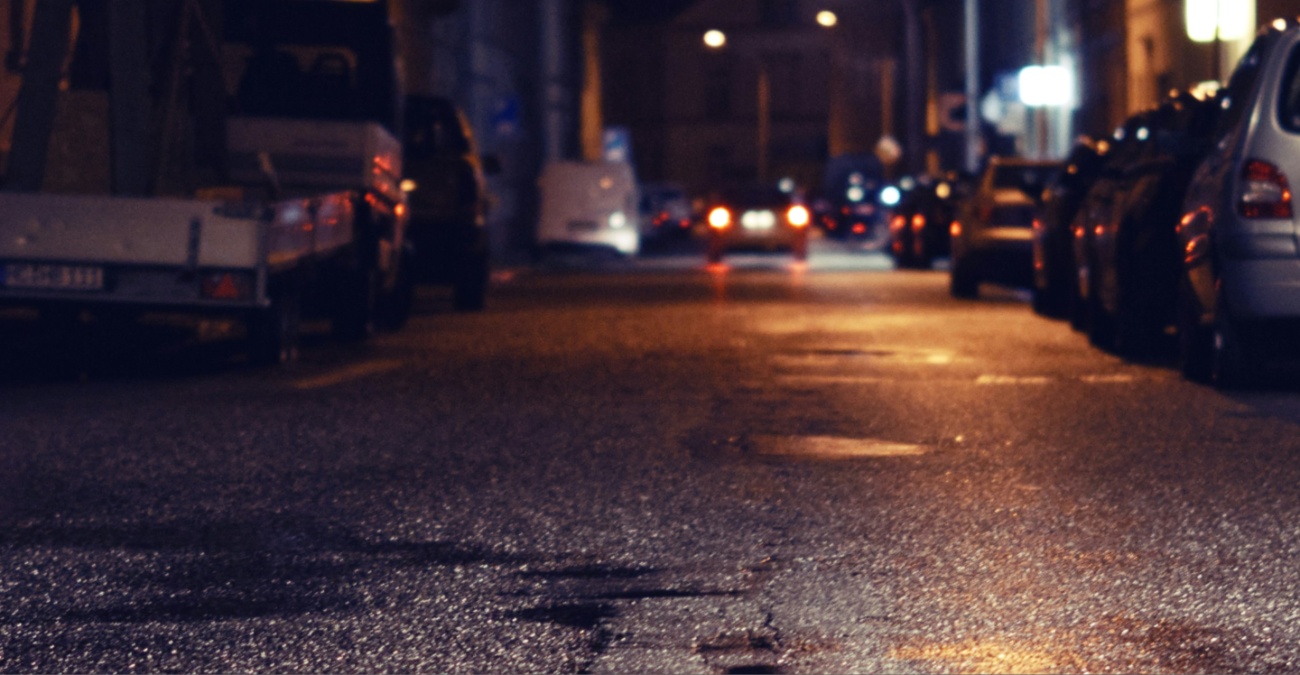 ΒΙΝΤΕΟ: Αυτοκίνητο «ξήλωσε» πινακίδα στην Λάρνακα λόγω βροχής