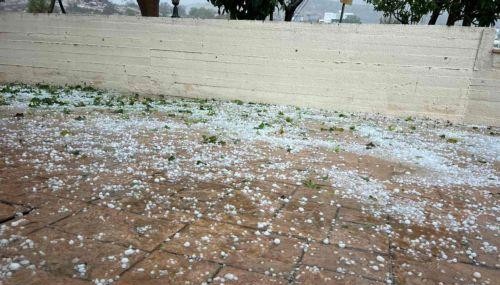 VIDEO: «Ντύθηκαν στα λευκά» αυλές οικιών και το Αεροδρόμιο Πάφου - Χαμός και στη Λεμεσό