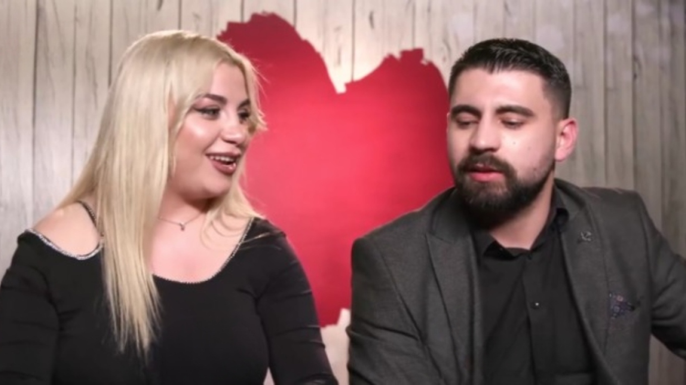 VIDEO: Αμήχανο ραντεβού στο First Dates: «Στα πρώτα δύο λεπτά μου λέει είμαι ανεξάρτητη, τι να σου πω εγώ τώρα, με μπλοκάκι;»