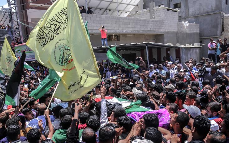 Παλαιστίνη: Χιλιάδες στην κηδεία 21χρονης που σκοτώθηκε από ισραηλινά πυρά 