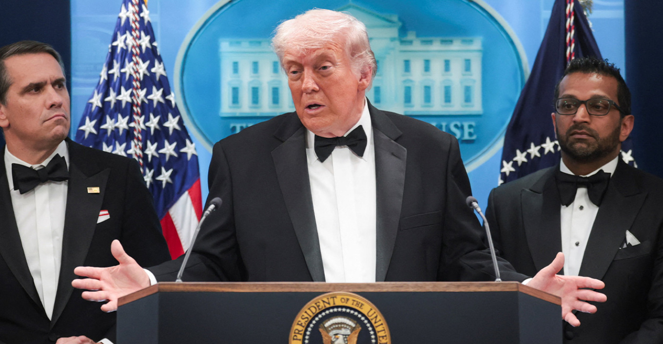 Αλεξίσφαιρο γιλέκο για τον Τραμπ στις μελλοντικές δημόσιες εμφανίσεις, εξετάζει ο Λευκός Οίκος