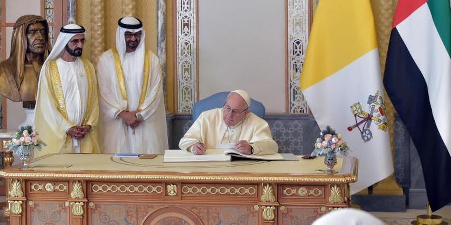 Μήνυμα κατά της βίας και των διακρίσεων έστειλε ο Πάπας Φραγκίσκος από το Άμπου Ντάμπι