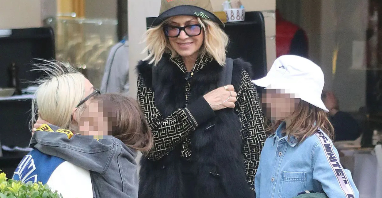 Υπερήφανη η Άννα Βίσση: Ο εγγονός της τραγούδησε το «Σε περίπτωση που» – Βίντεο