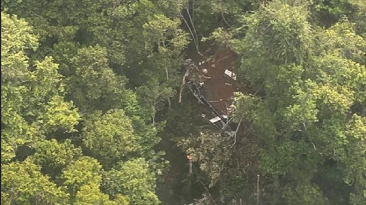 Ινδονησία: Οκτώ νεκροί στη συντριβή ιδιωτικού ελικοπτέρου