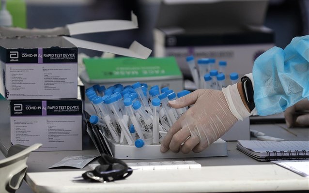 Ανταποκρίθηκαν 370 φαρμακεία -Διαχειρίσιμη είναι η κατάσταση με τα rapid test
